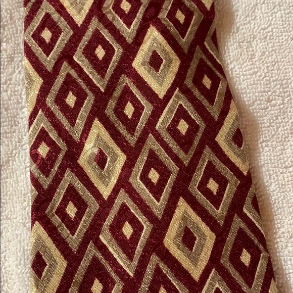 Bill Robinson Red/Gold Tie - Picture 2 of 6